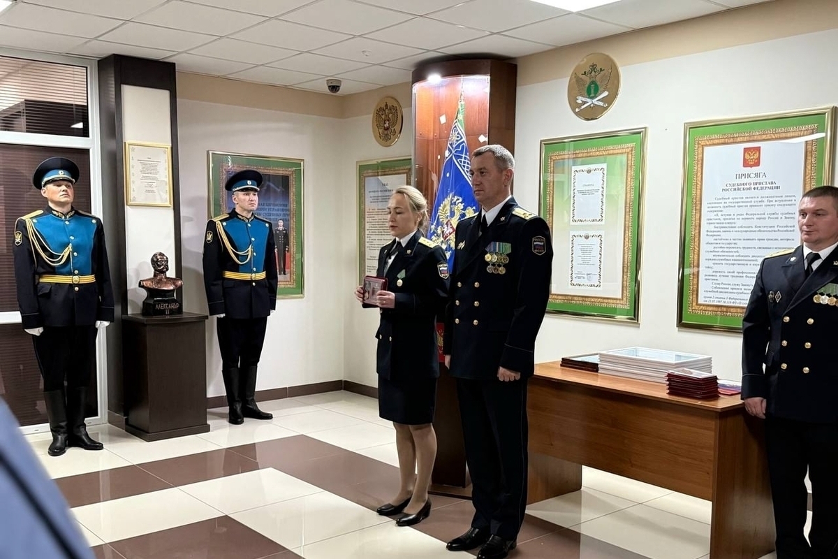 В Чебоксарах открыли бюст Александру II ко Дню службы судебных приставов