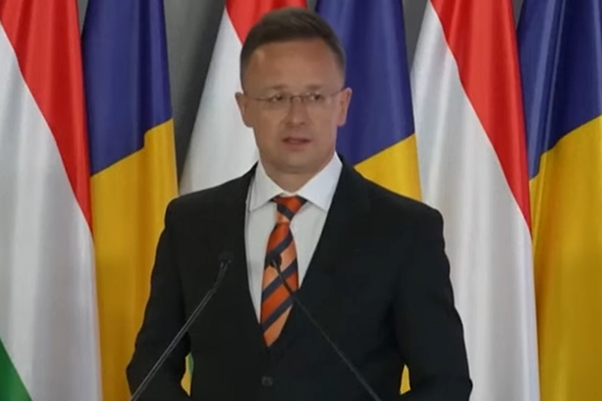 "Военный психоз": Венгрия обвинила ЕС в саботаже мира