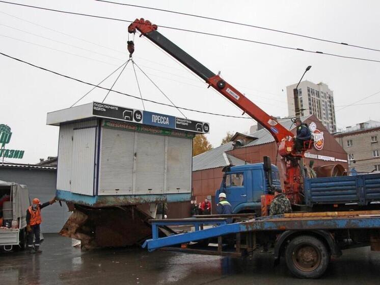 С площади Попова в Рязани убрали старый газетный киоск