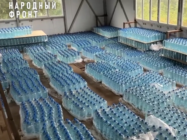 Орловские школьники помогли загрузить 20 тонн воды для жителей Донбасса