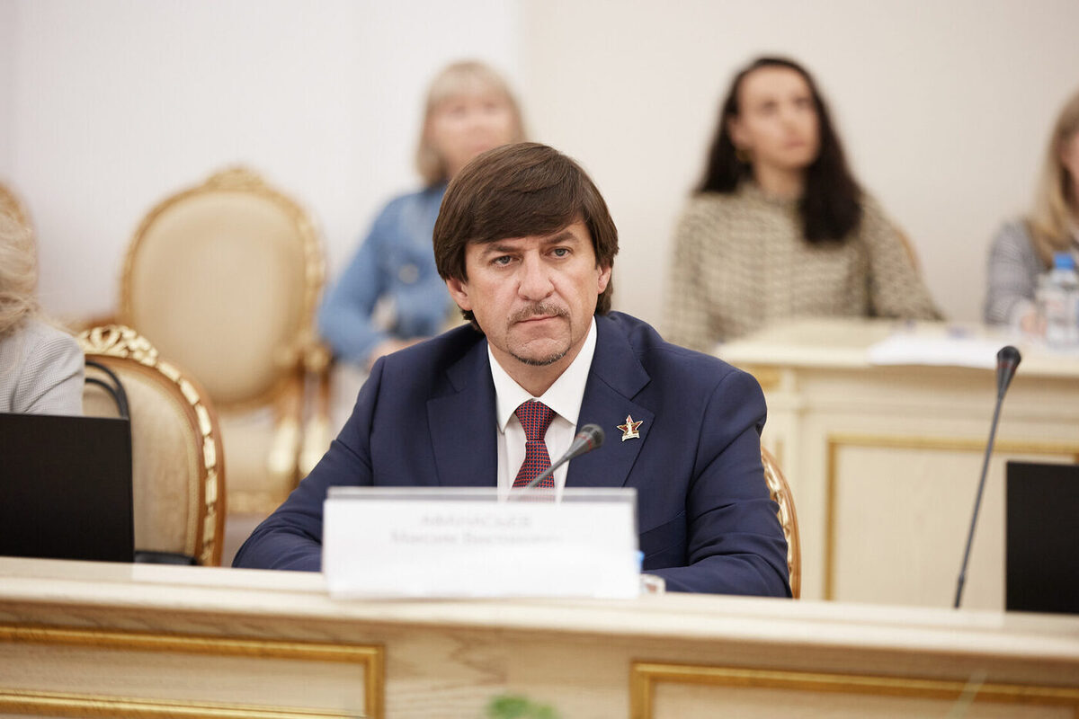 Мэр Тюмени выехал в ЛНР