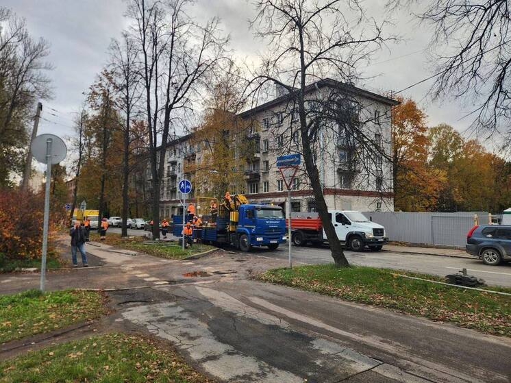 Жителей дома на Харченко эвакуировали из-за просадки грунта в Петербурге
