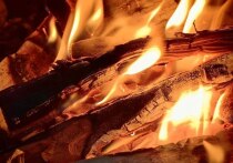 В Умбе 20 октября в 23:48 поступило сообщение о пожаре в деревянном доме на улице 8 Марта, 46
