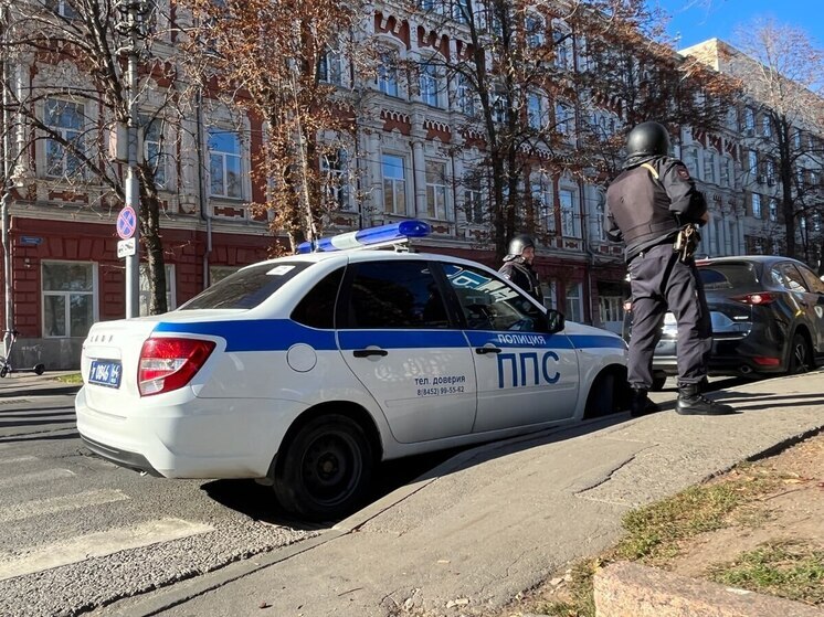 Саратовец с костылем напал на полицейского