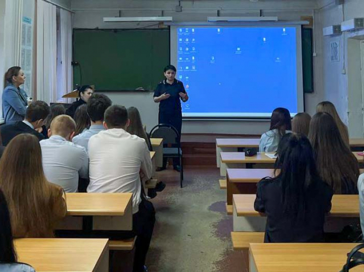 Мурманская полиция провела беседу о правовых основах и личной безопасности для студентов