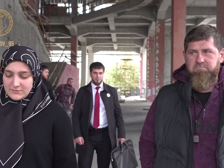 Кадыров проинспектировал ход реконструкции Национального музея Чечни