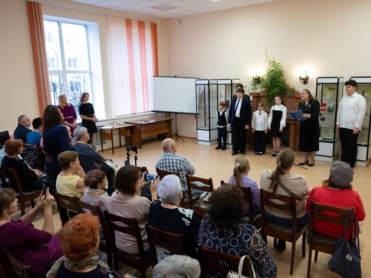 В Серпухове открылась литературно-музыкальная гостиная «Подмосковные вечера»