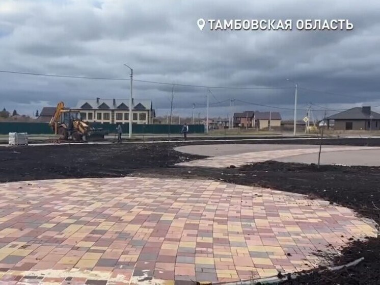 Сквер "Семейный" в Тамбове: дорогой долгострой с треснувшим асфальтом