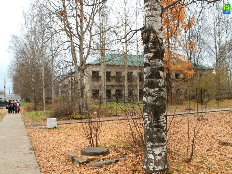 В Плесецке продолжается капремонт начального корпуса средней школы