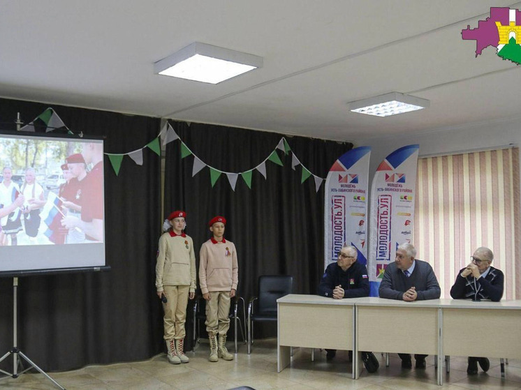 В Усть-Лабинском районе в детском лагере «Тополёк» стартовал слёт юнармейцев