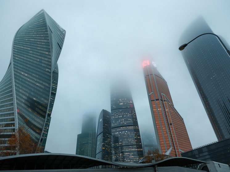 Второй месяц осени выдался в столичном регионе мокрым, хотя и в целом теплым