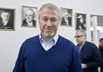Как сообщило турецкое издание Sözcü, бывший владелец лондонского «Челси», российский бизнесмен Роман Абрамович, планирует приобрести контрольный пакет акций стамбульского клуба «Галатасарай». Информация о возвращении Абрамовича в мир большого футбола выглядит особенно неожиданной на фоне его недавних заявлений. 