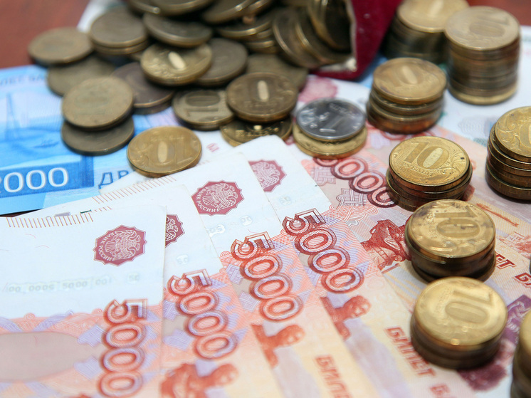 Патриотизм на деле: более двух третей граждан готовы экономить ради защиты страны