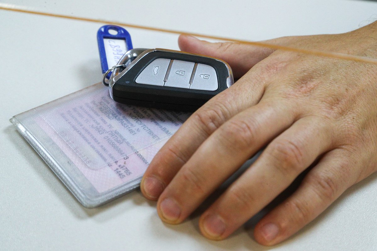 Cambiamento nelle Regole del Permesso di Guida in Russia: Fine dell'Automatismo dal 2026