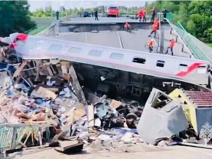 Губернатор Брянской области Александр Богомаз в интервью РИА «Новости» подтвердил причастность задержанных летом диверсантов к взрыву автомобильного моста, который обрушился на пассажирский поезд Климов — Москва в начале июня текущего года