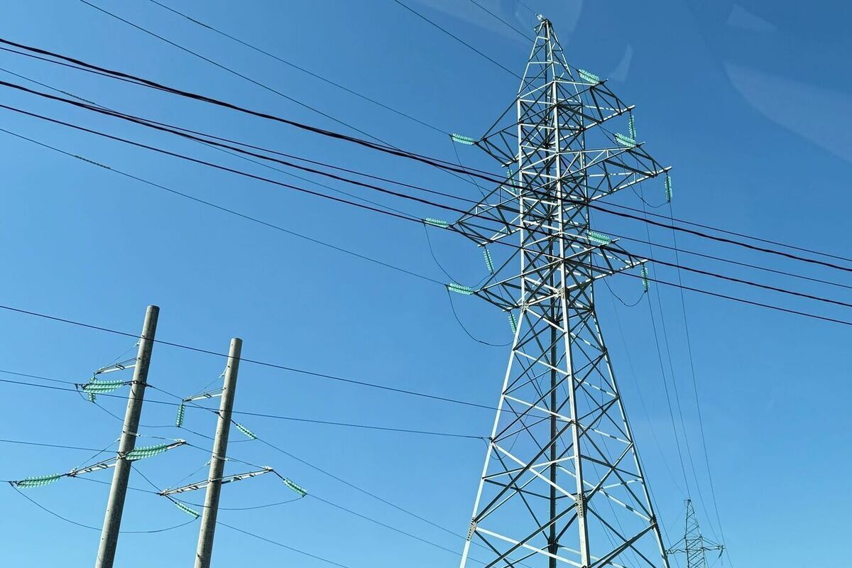 Rifornimento di elettricità garantito per 400 abitanti della Cabardino-Balcaria grazie al restauro della linea di trasmissione elettrica