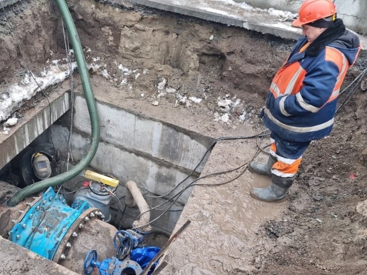 В Новосибирске приступили к ремонту водовода, из-за чего ограничена подача ресурса