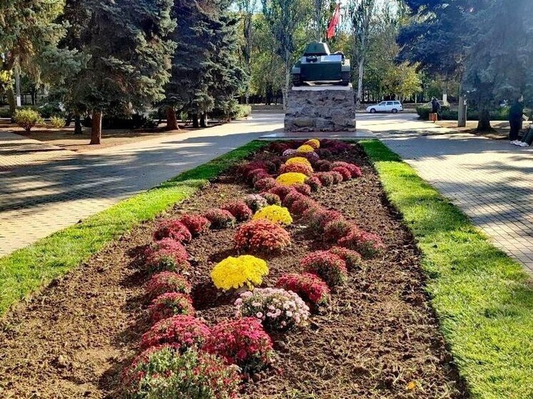 В Мелитополе преобразили Братское кладбище ко Дню освобождения города