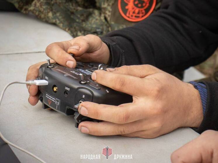 Молодёжь Харцызска узнала основы управления БПЛА