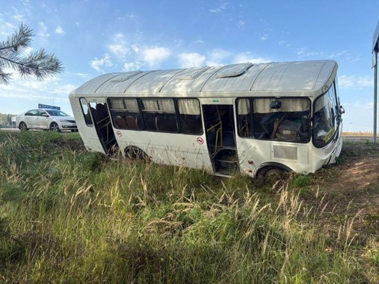 Четыре человека пострадали при ДТП с автобусом в Марий Эл