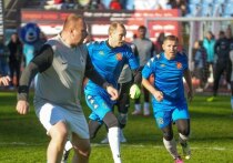 На прошлой неделе на стадионе «Петровский», помнящем гимн Лиги чемпионов, но пребывающем сейчас в плачевном состоянии, прошел Кубок Лаврова и Семенова.