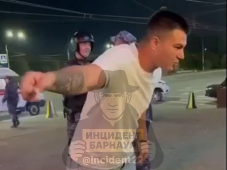 Михалков высказался о барнаульце, который угрожал обидчикам отправкой на СВО