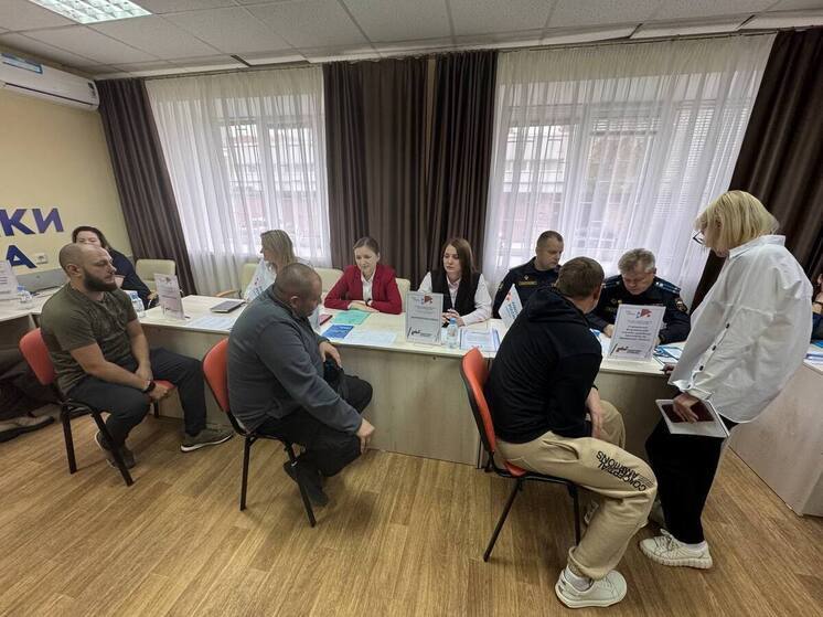 В Орле прошла ярмарка вакансий для ветеранов СВО с инвалидностью