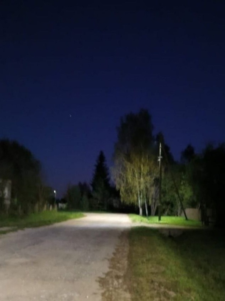 Уличное освещение установили в деревнях Пушкиногорского района