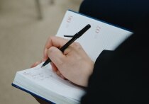 Самозанятые – это люди, которые работают на себя, платят налог на профессиональный доход и не имеют работодателя и наемных работников. В Пензенской области, по данным на конец сентября 2025 года, число самозанятых одно из самых низких среди регионов ПФО.