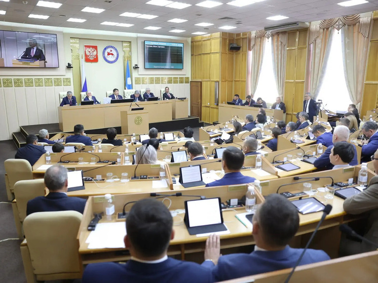 Конституция Якутии дополнена поправками, расширяющими возможности образования для молодежи