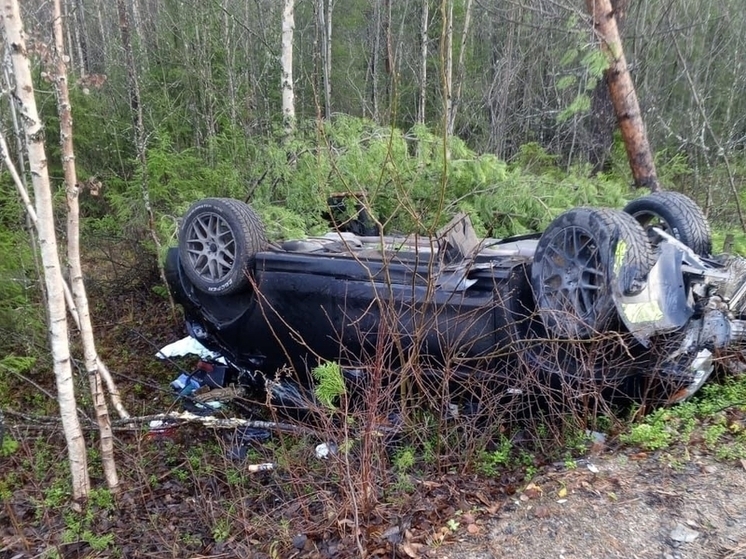 Авария с опрокидыванием автомобиля произошла в районе Умбы