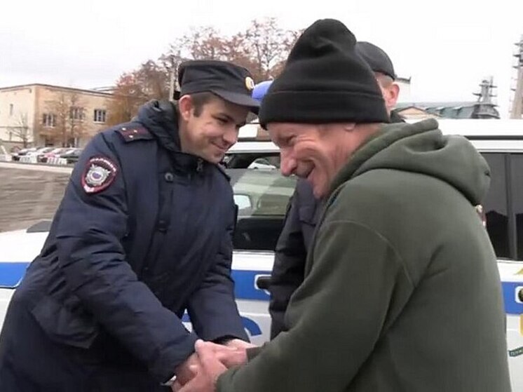 В Саратовской области заблудившийся грибник несколько часов провел в темном лесу