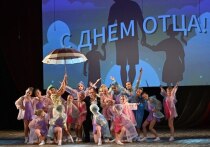 От посадки дубовой аллеи до семейных песен и трогательных стихов — Серпухов всей душой откликнулся на праздник, посвященный самым сильным, надежным и любящим папам