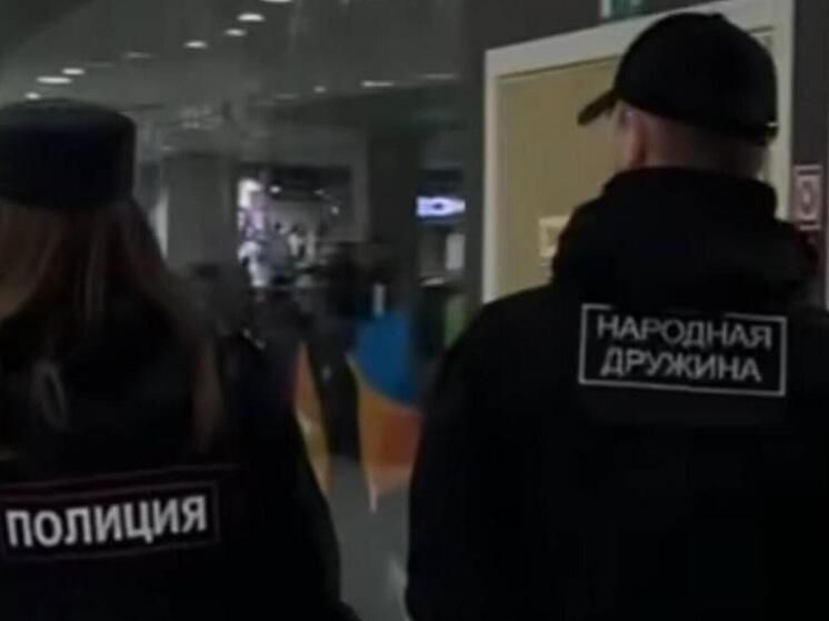 Дружинники и полиция Архангельска борется с шумными подростками у Титан Арены