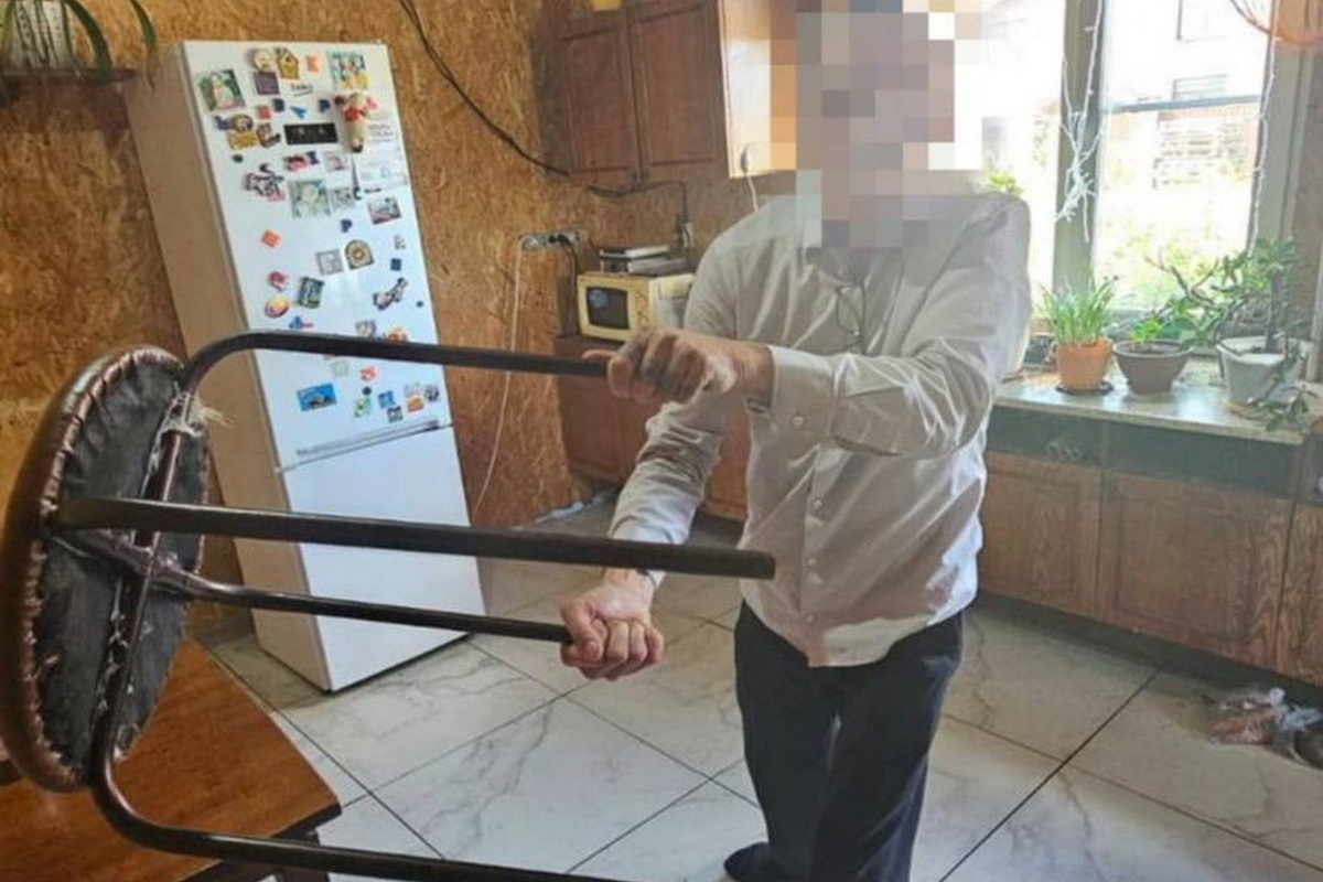 Uomo accusato di aver aggredito il figliastro nella regione di Zvenigovskij