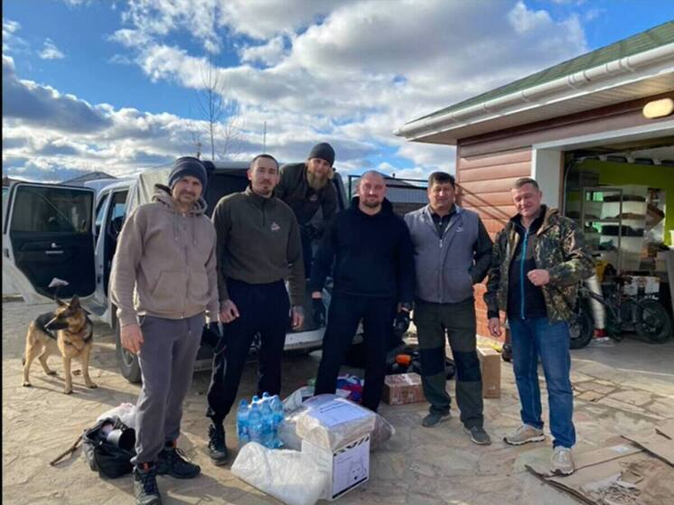 Конвой из Салехарда с большой партией гумпомощи направляется в зону СВО