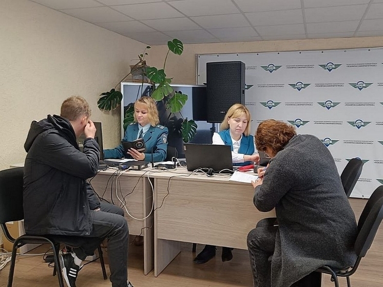 Налоги едут к вам: псковские налоговики навещают коллективы предприятий