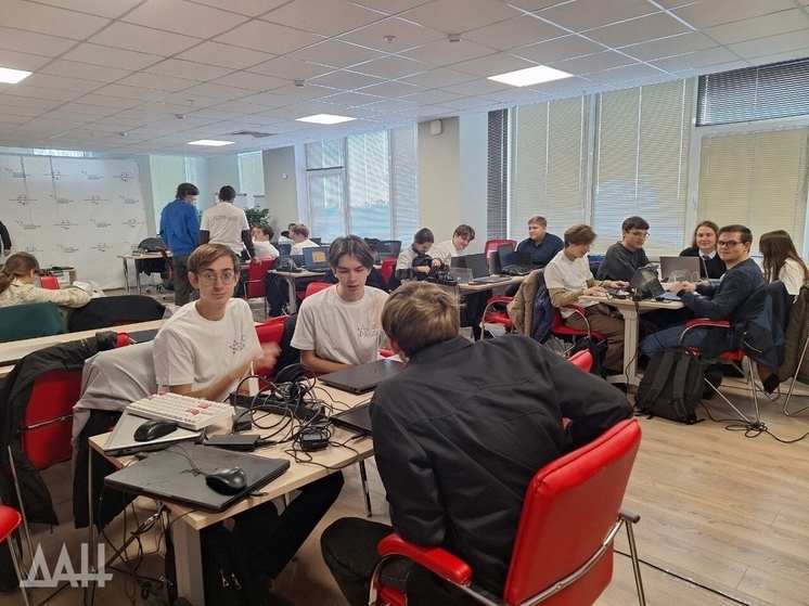 Мобильное приложение «Гид по ДНР» разработают студенты на хакатоне в Донецке