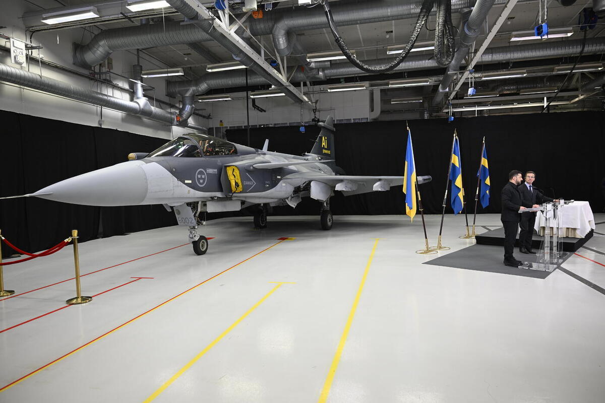 Svezia e Ucraina firmano accordo per la fornitura di aerei da combattimento Gripen E: un passo significativo per la sicurezza nella regione