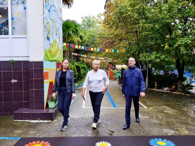 Депутат ЗСК Виктор Тепляков оценил обновление детского сада №86