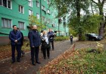 Мэр Курска Евгений Маслов совершил очередной выезд на проблемные объекты после обращений, прозвучавших накануне во время прямого телеэфира губернатора Александра Хинштейна