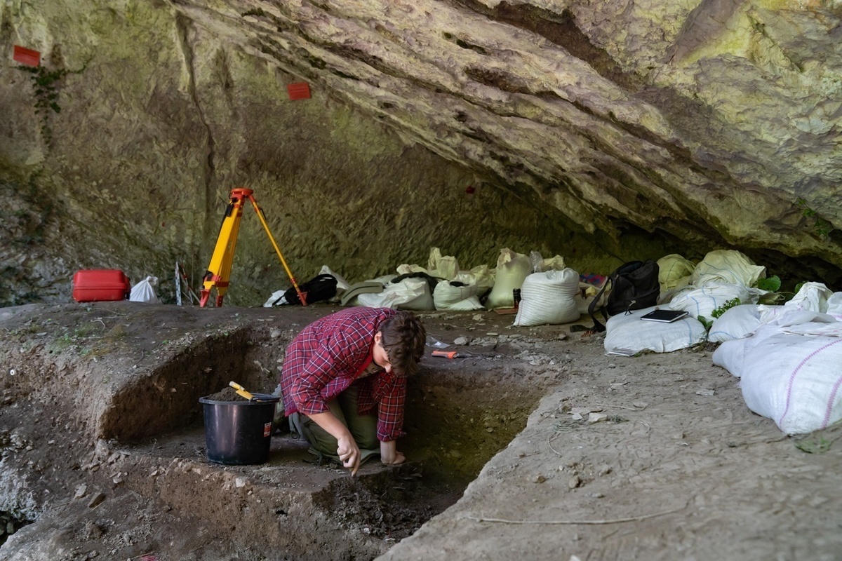 Ritrovati i resti degli antichi abitanti della grotta di Ahtsu a Sochi: una scoperta che rivela i segreti del passato