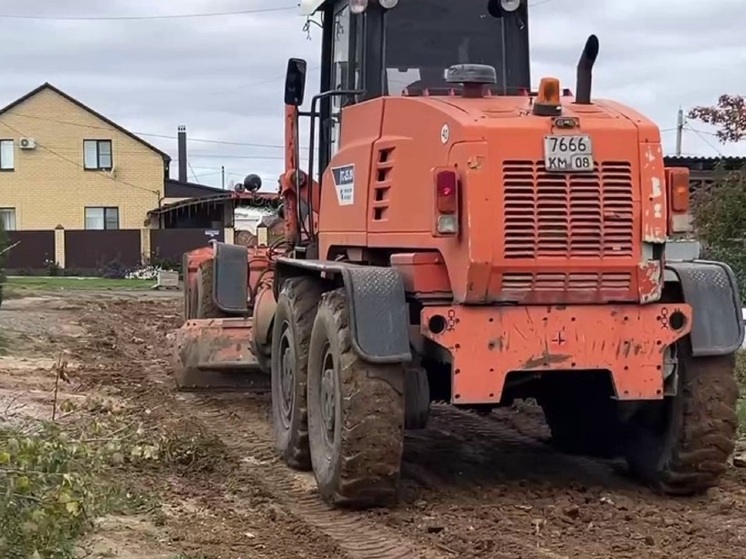 В Элисте благоустраивают дороги