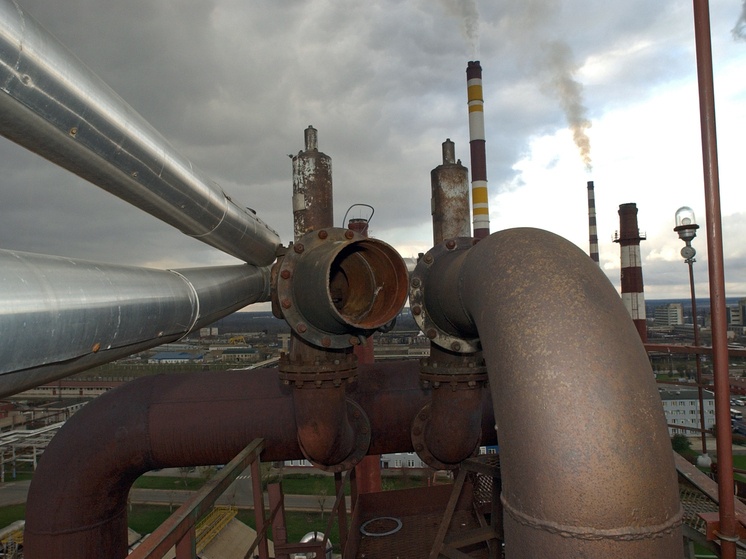 В Европе загорелся завод, перерабатывающий российскую нефть