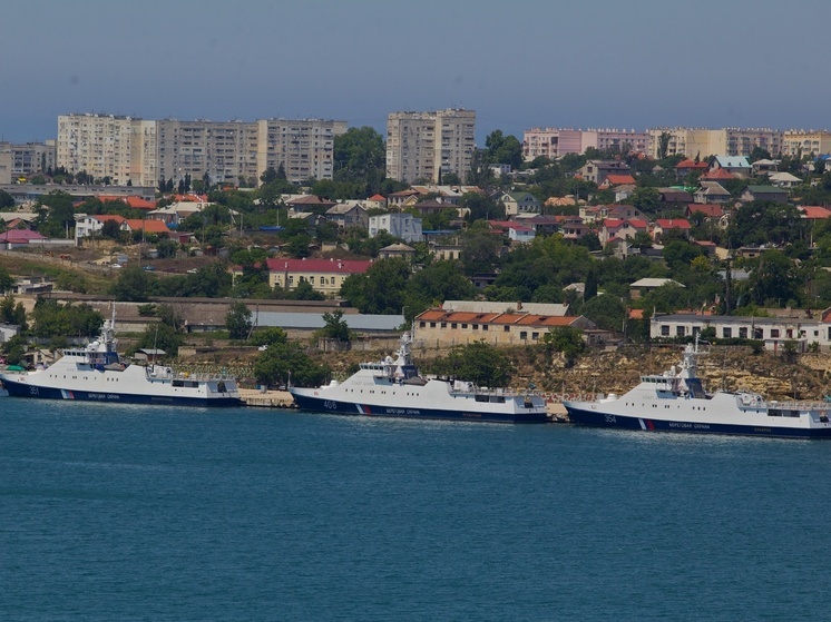 Нидерланды: Евросоюз включил в новый пакет санкций 117 судов "теневого флота" России