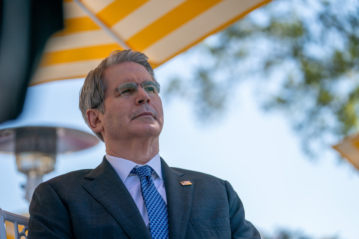 Бессент рассказал о новых санкциях против России, назвав их самыми крупными