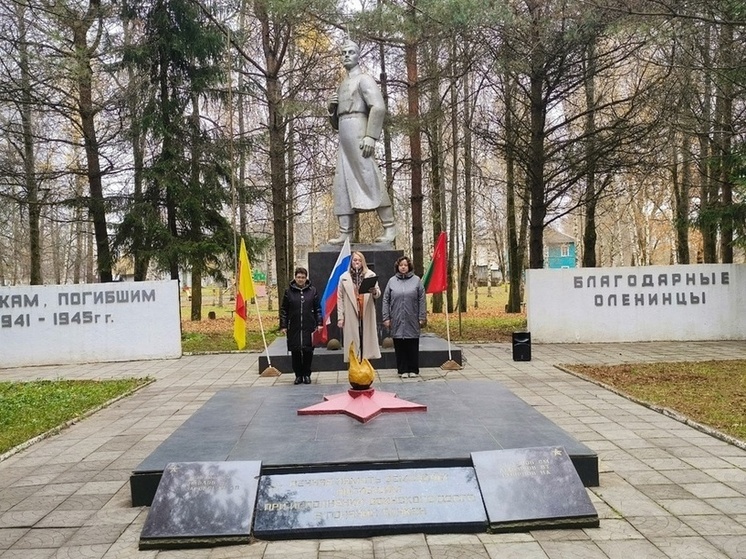 В Оленино прошел торжественный митинг "День белых журавлей"