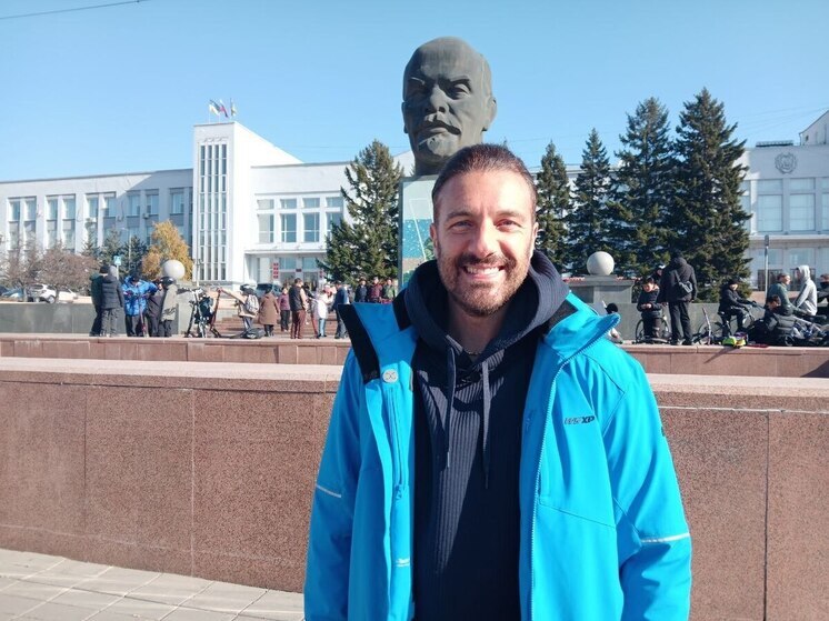 Съемочная группа программы «Поедем, поедим!» (16+) на НТВ во второй раз приехала в Улан-Удэ, чтобы пройти по следам Великого чайного пути
