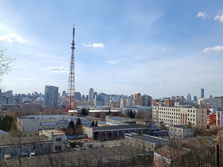 Пожилой мужчина совершает развратные действия в екатеринбургском автобусе