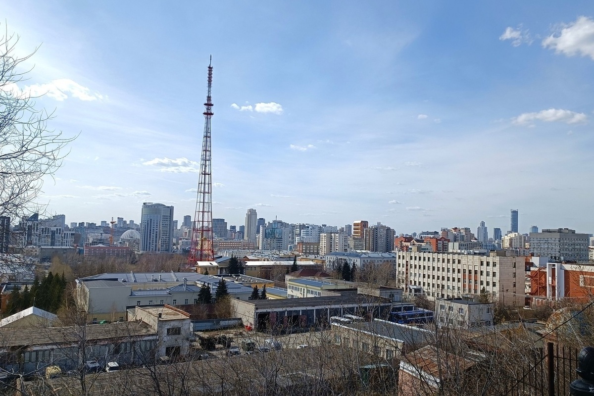 В Екатеринбурге разбили витрину в пивном магазине